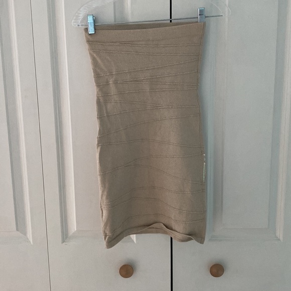 Tan sparkly strapless bodycon dress - Picture 2 of 3